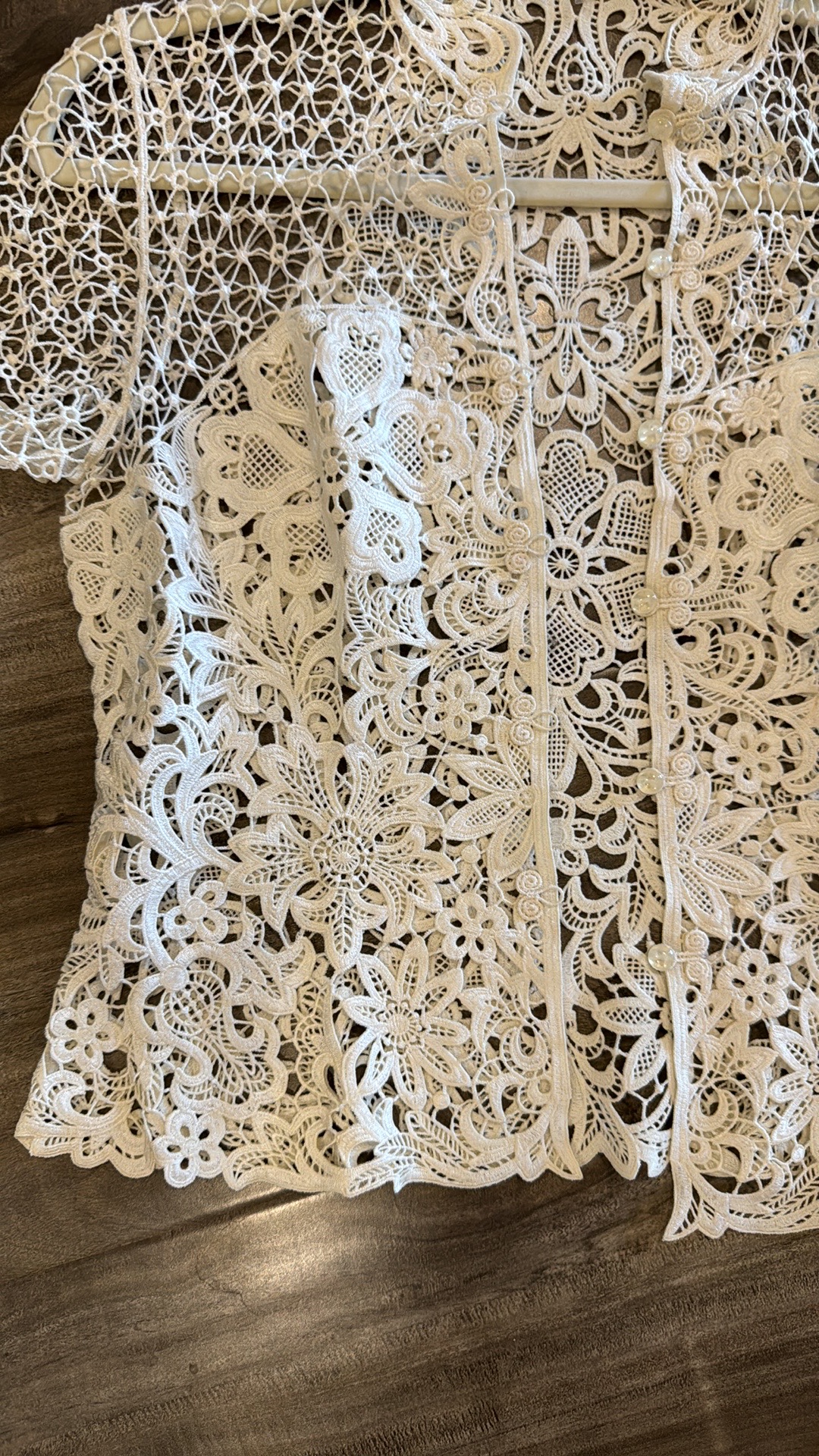 White lace / crochet top - xs image indicator(3)