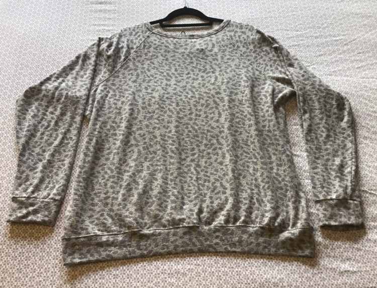 ✨✨Grey Leopard Print Sweater image indicator(3)