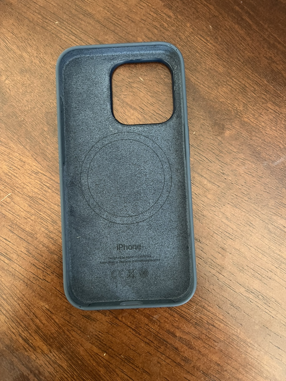iPhone 15 pro MagSafe silicone case #freecycle - photo 2