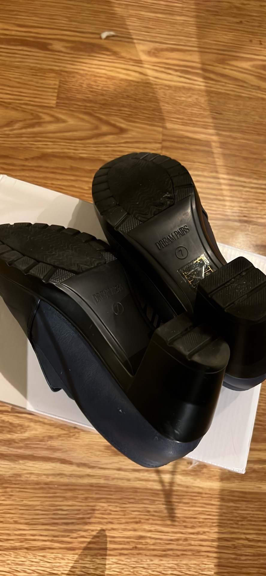 Navy square heels image indicator(3)