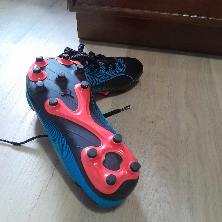 Puma Cleats image indicator(2)