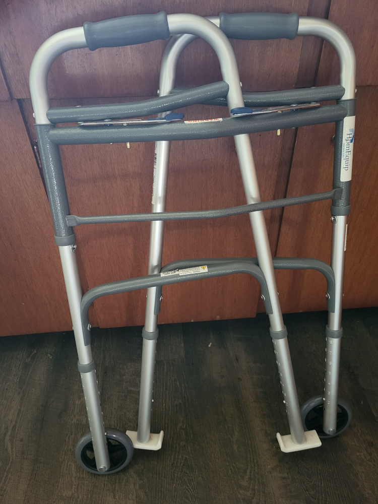 Folding Walker, adjustable 2 Wheels. Meet up at Unicity mall. - photo 5