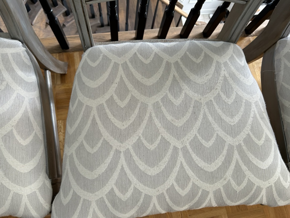 4 Chairs - used but still in good condition - photo 2