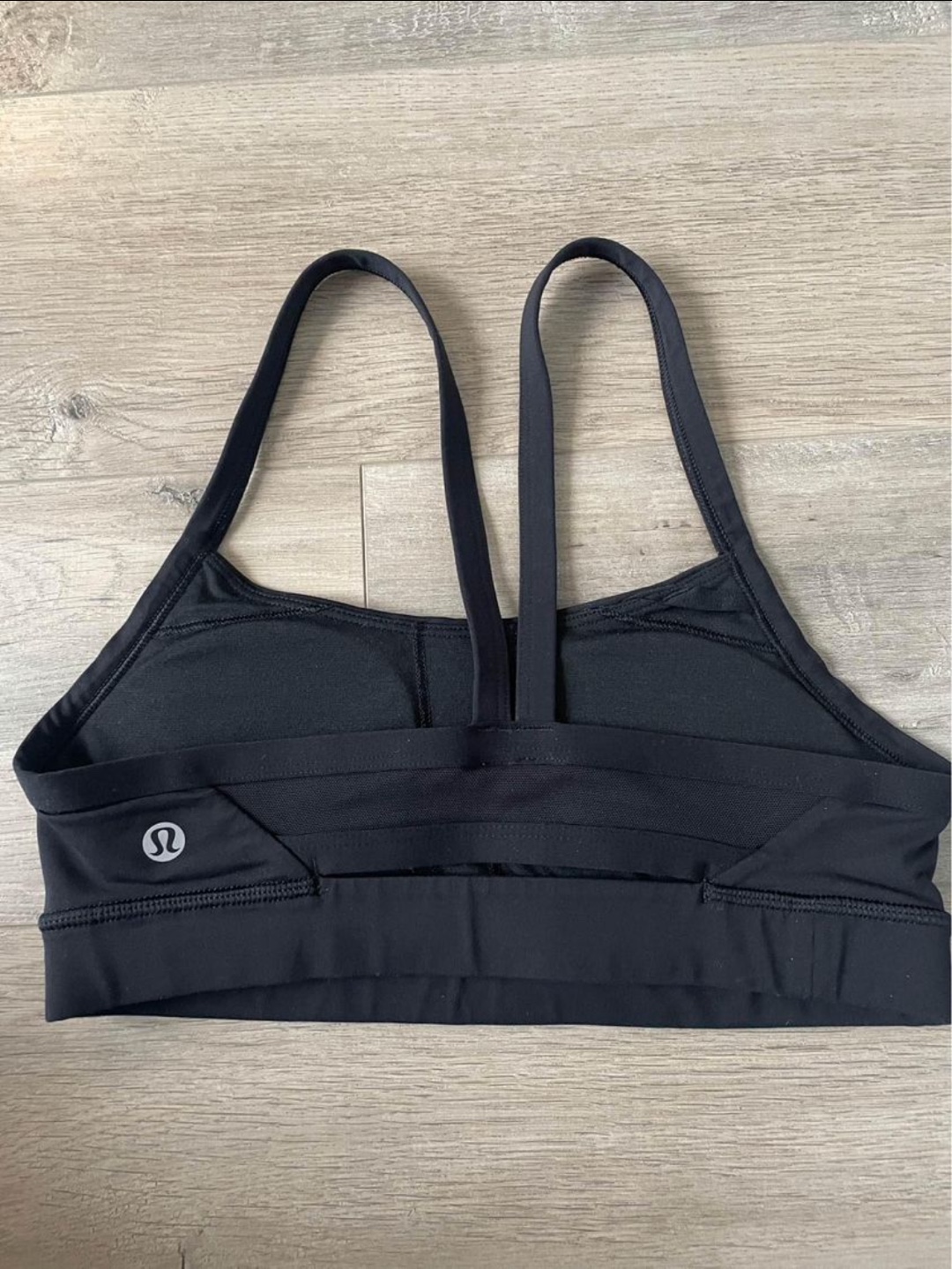 lululemon 1/2 zips + sports bras - photo 5