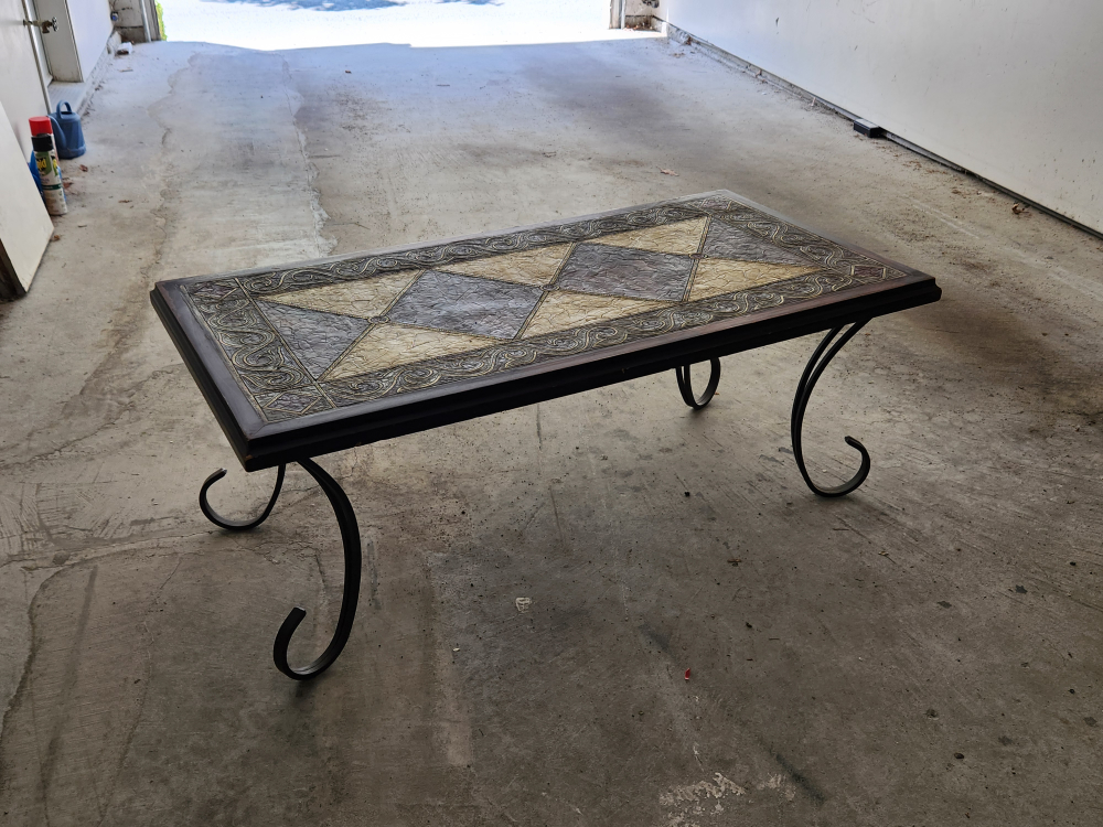 Free Coffee Table - photo 4
