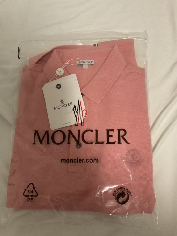 Moncler T-shirt