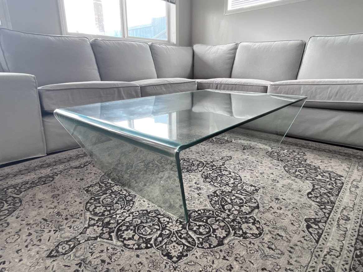 Glass bend table