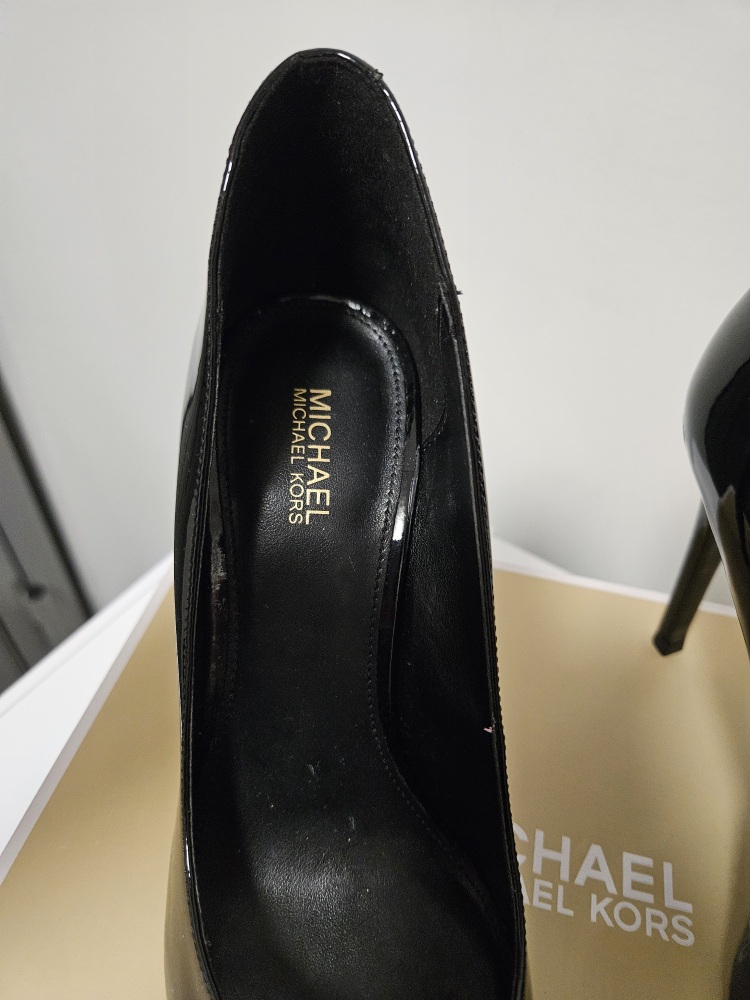 Michael Kors image indicator(5)