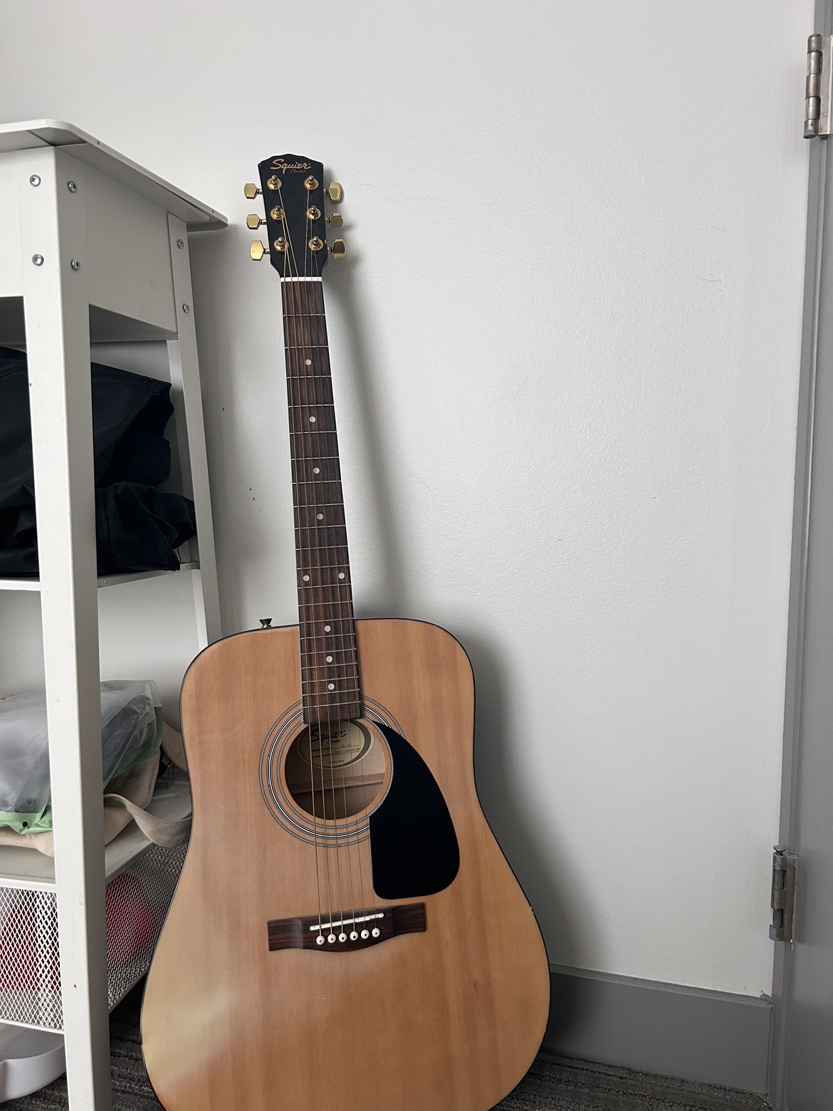 Squier fender acoustic guitar SA-55