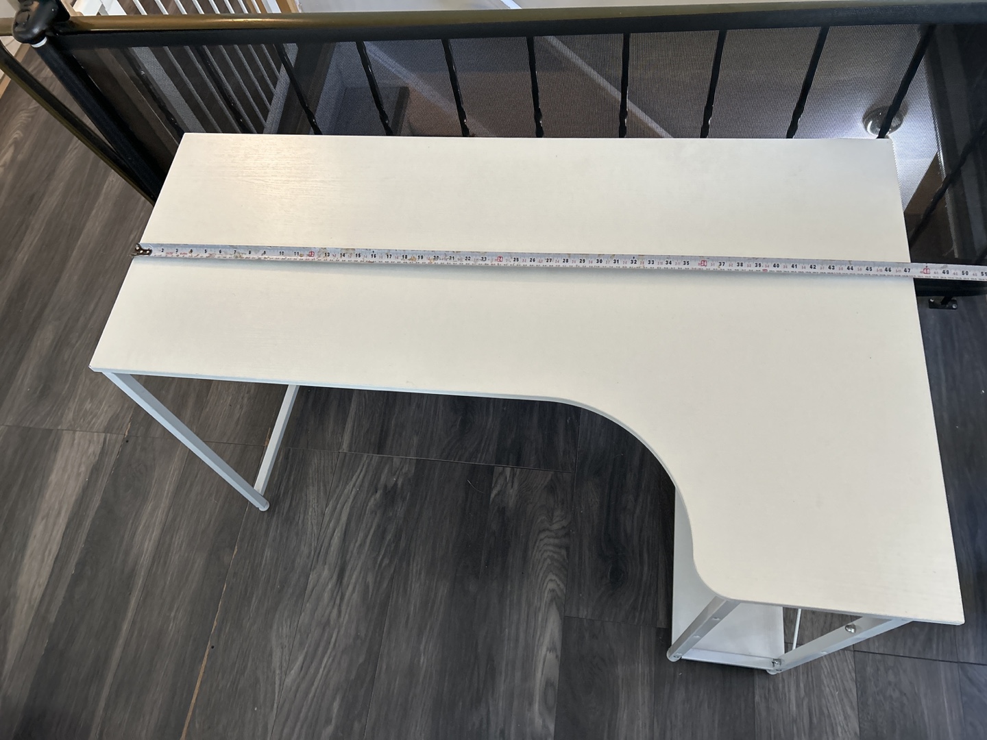 Desk - photo 3