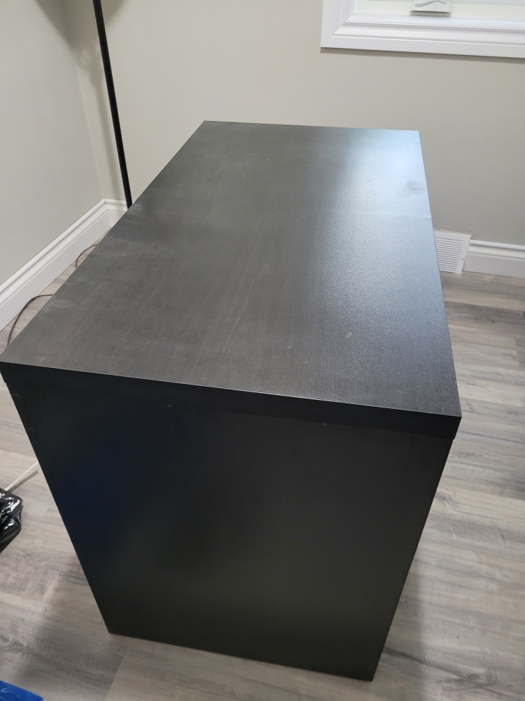 Desk - photo 2