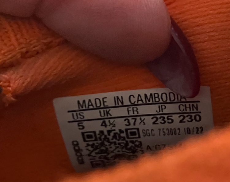 Kids Adidas soccer cleats image indicator(2)