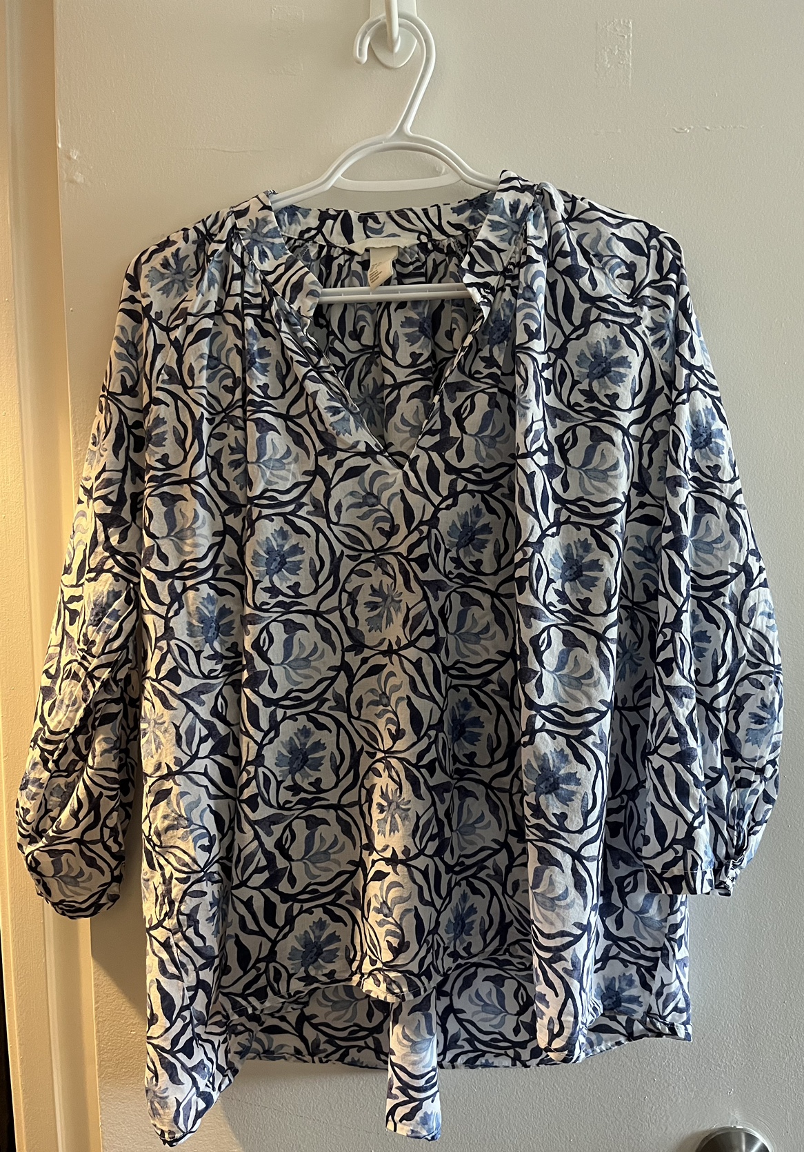 H&M lightweight cotton shirt size 4 thumbnail