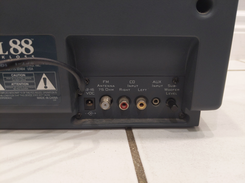 Model 88 table top radio by Henry Kloss in excellent condition - photo 2