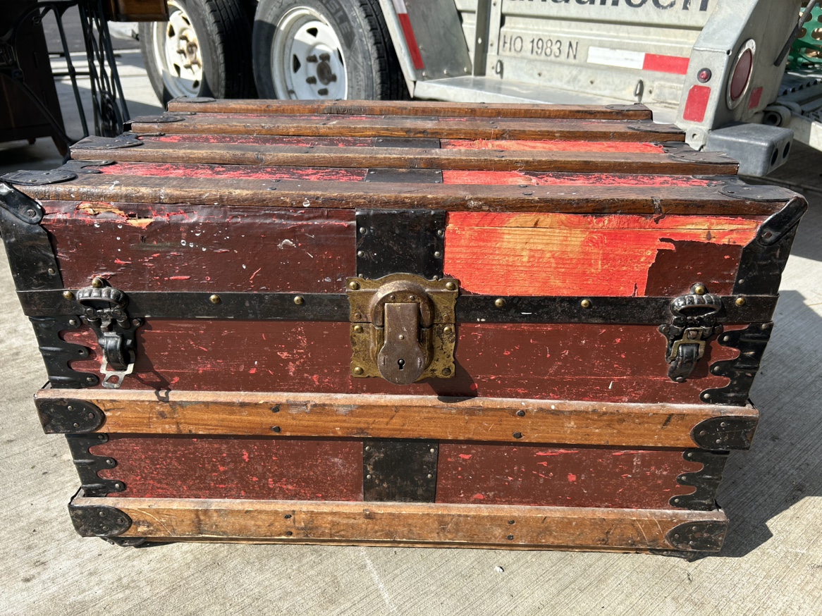 Old Antique Steam Chest - photo 3
