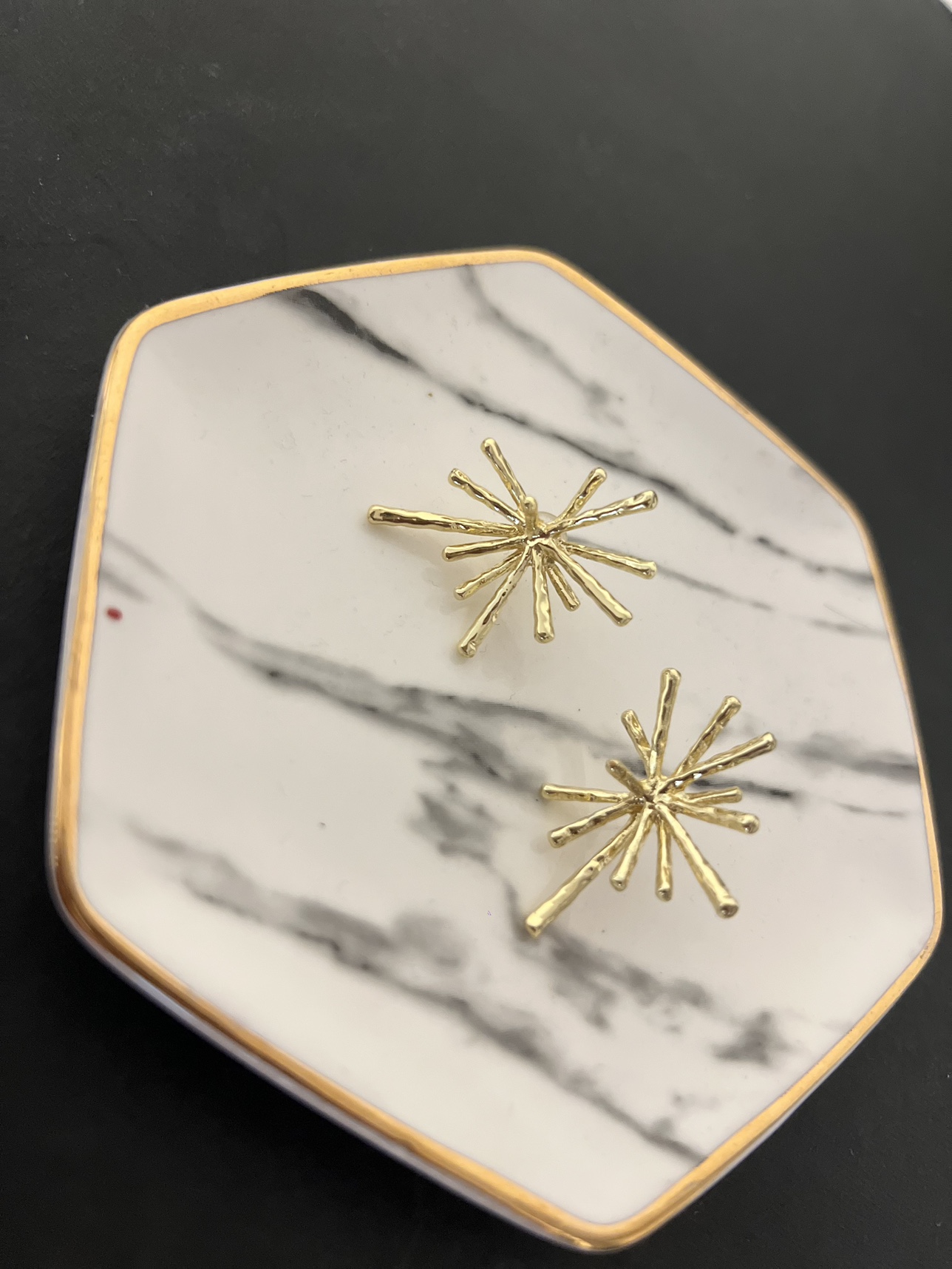 Studding earring