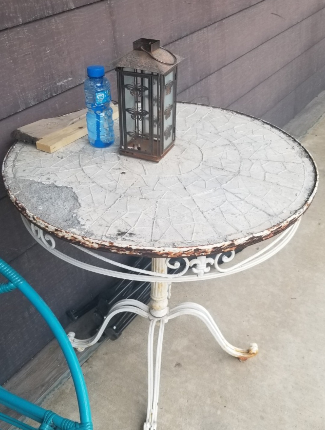 Free outdoor table