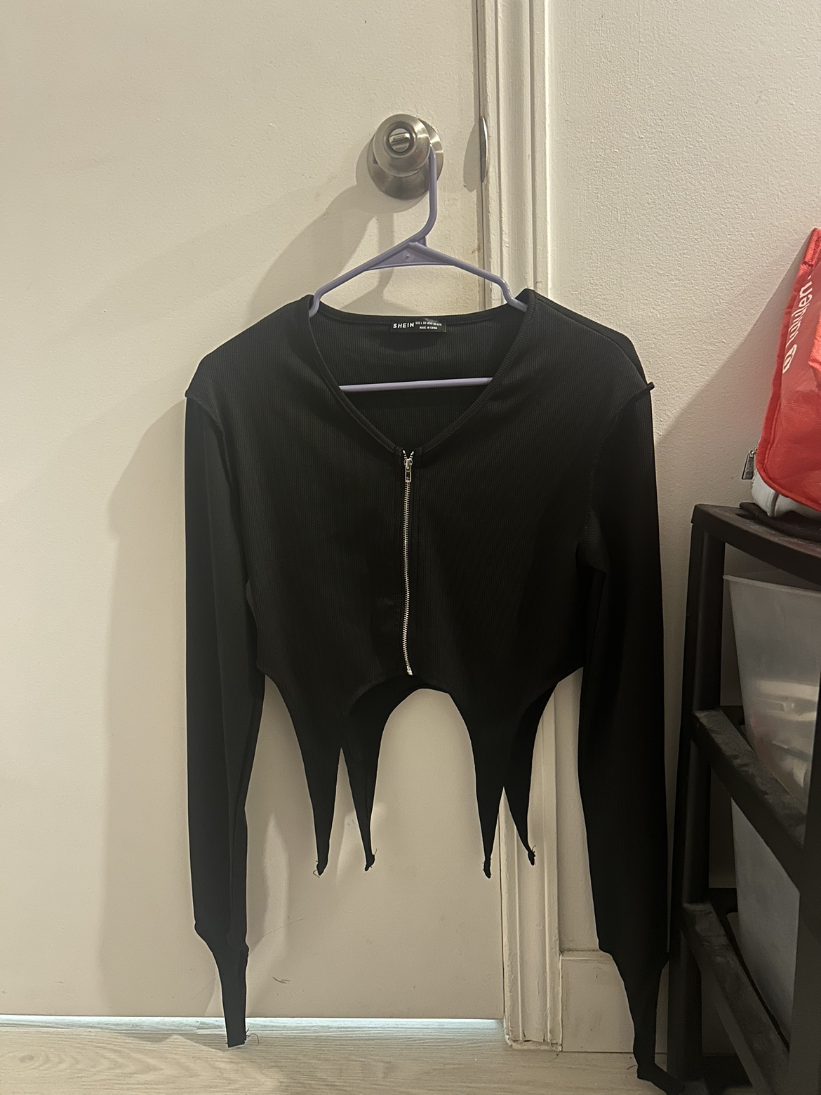 Black crop top thumbnail