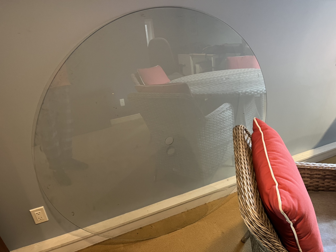 Outdoor table and 4 chairs image indicator(3)