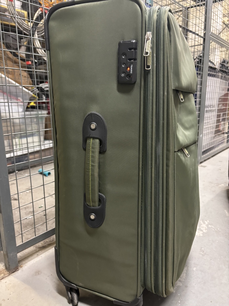 Travel luggage 30 inch - photo 2