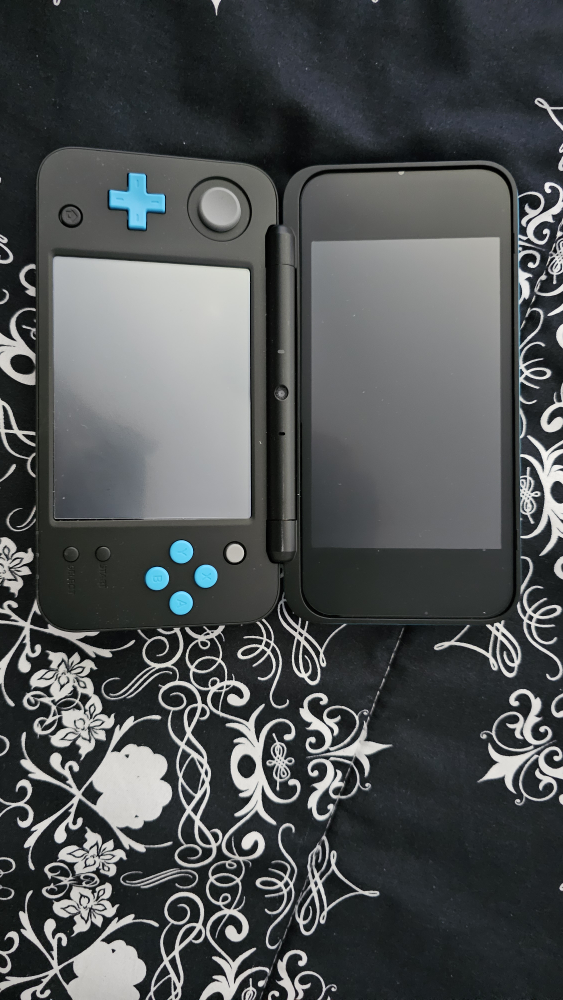 Nintendo 2DS XL - photo 2