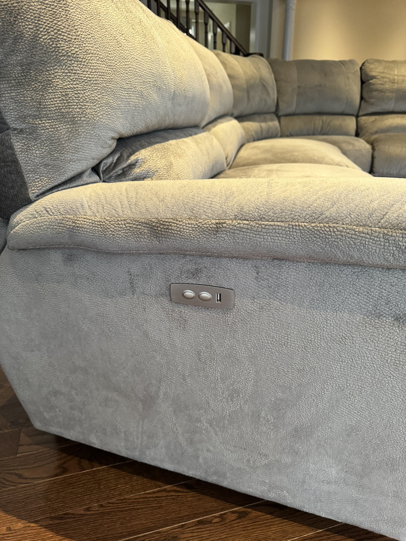 Cozy and Stylish Gray Sectional Sofa with Recliners for Sale! - photo 4