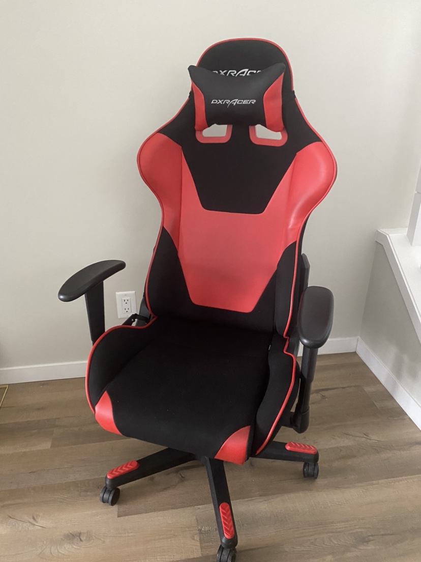 DXRACER Gaming Chair