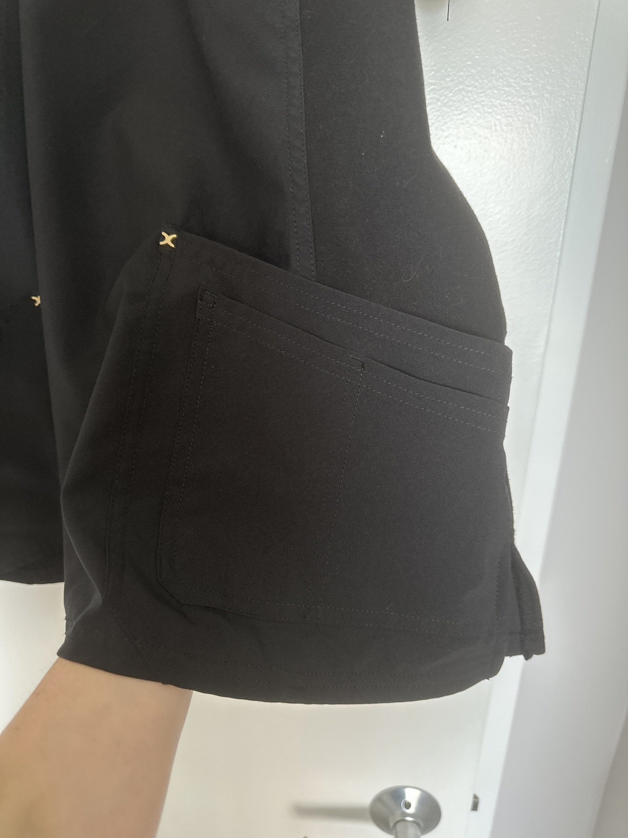 Black scrub shirt - photo 4