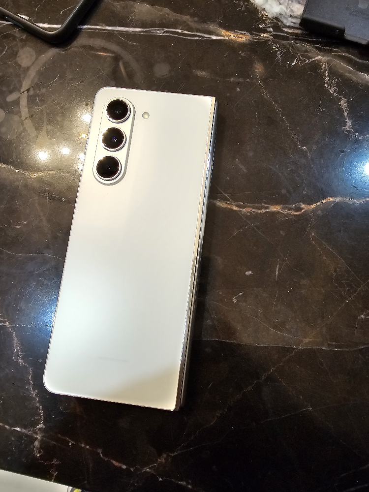 Samsung fold 5 - photo 3