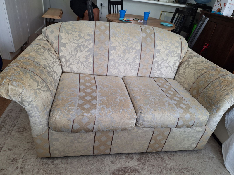 love seat with removable cover image indicator(4)