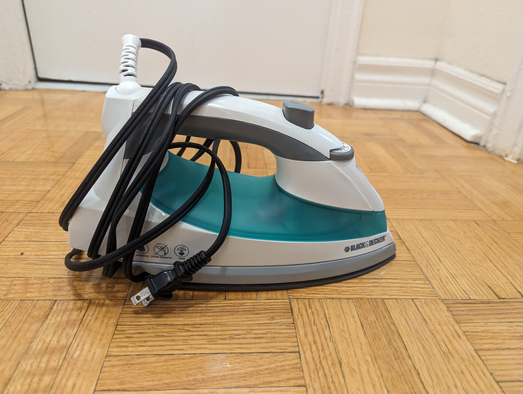 Black and Decker Steam Iron - photo 2