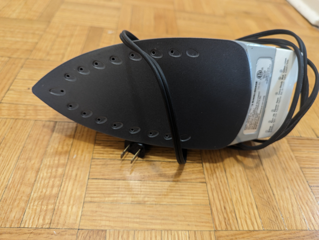 Black and Decker Steam Iron - photo 3