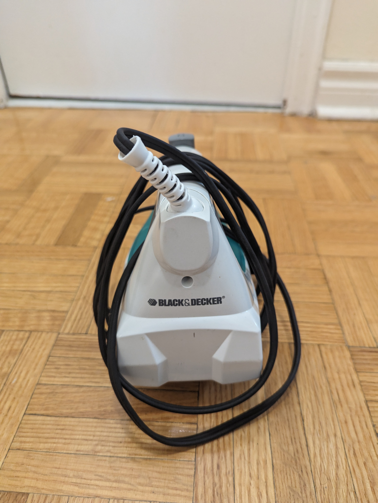 Black and Decker Steam Iron - photo 4