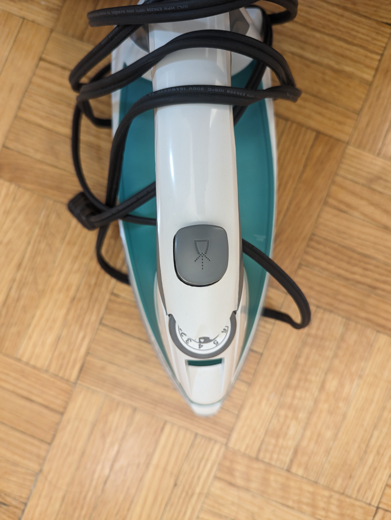 Black and Decker Steam Iron - photo 5