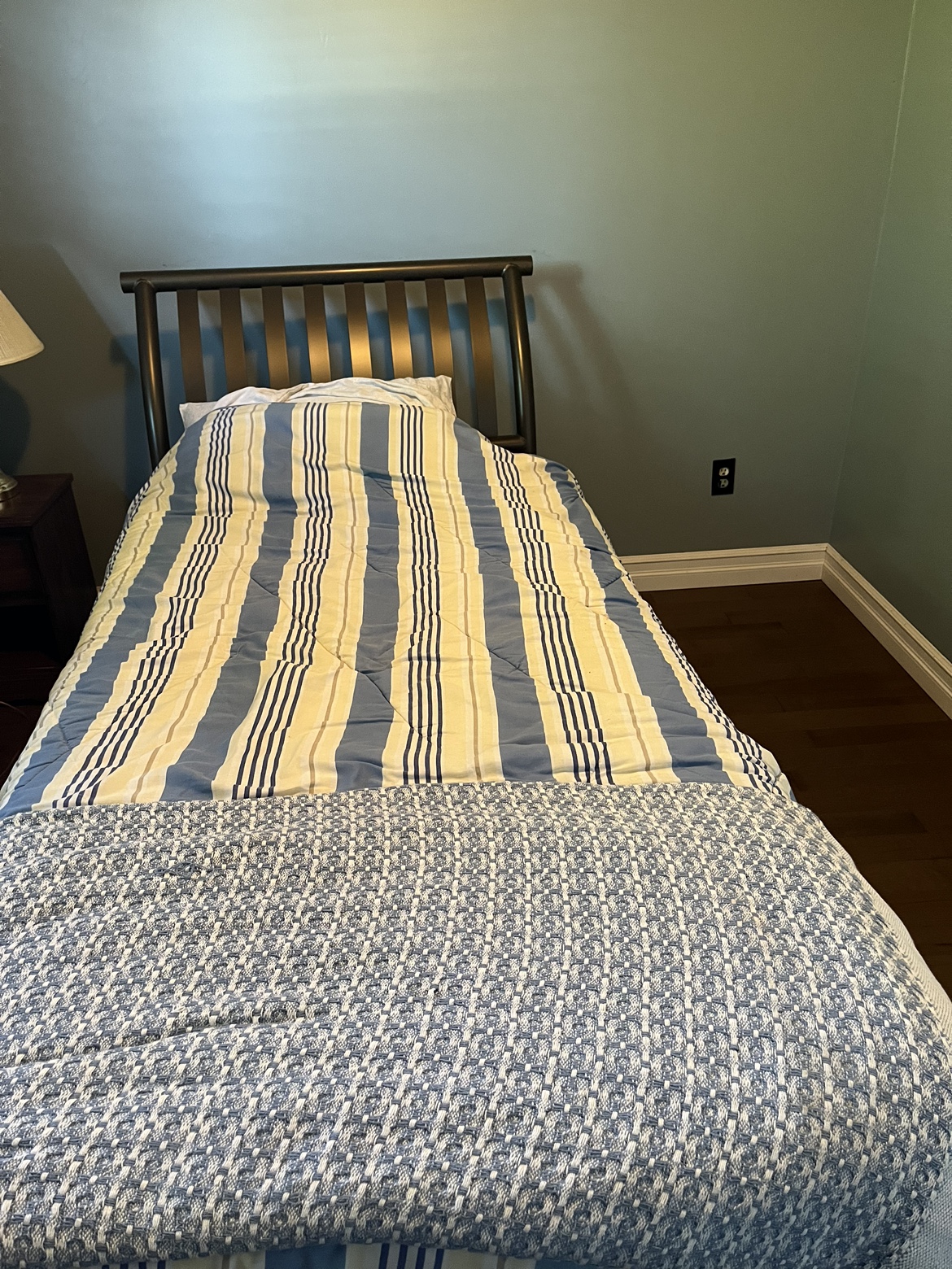 Twin mattress and box spring and frame - photo 2