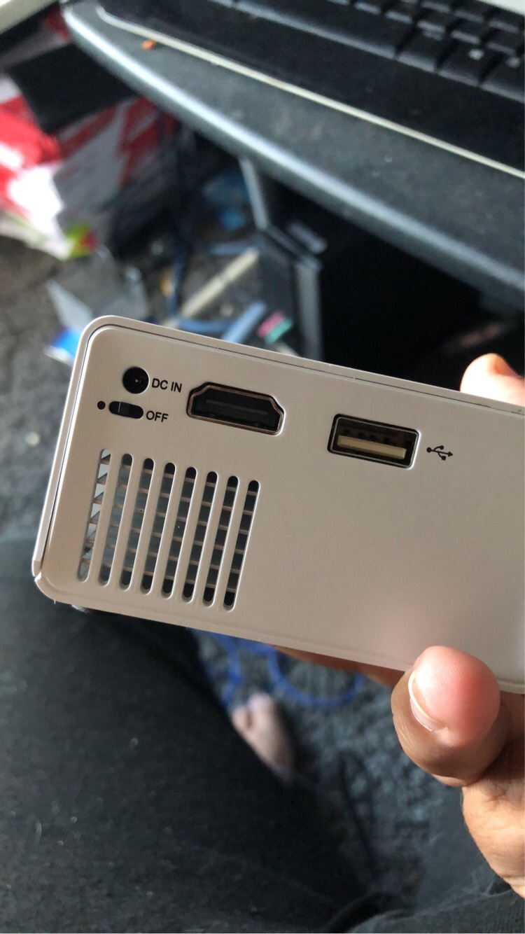 MINI  Projector 4k quality BRAND NEW OBO COMES WITH REMOTE - photo 4