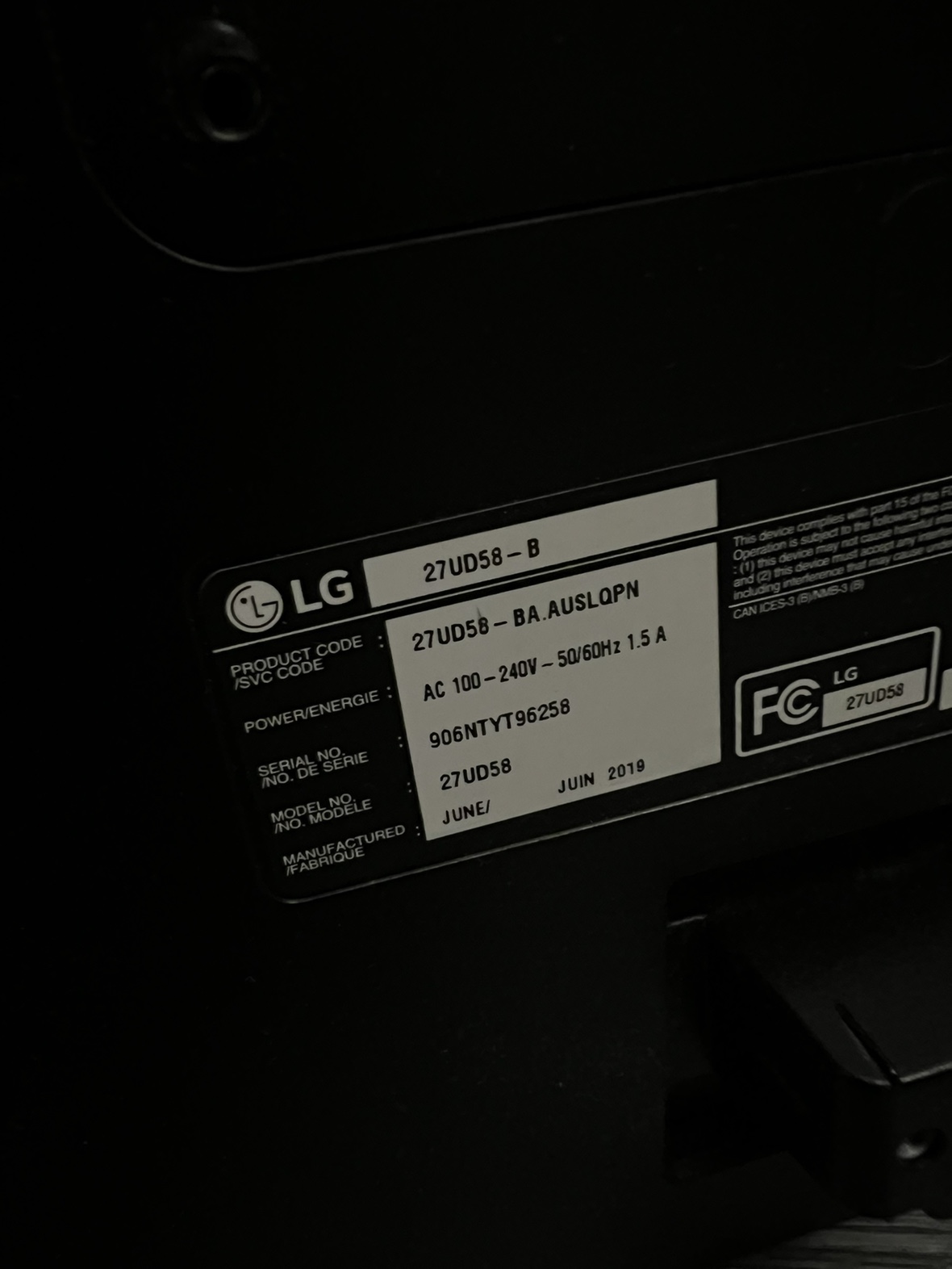 LG 27” 4K UHD Monitor - photo 4