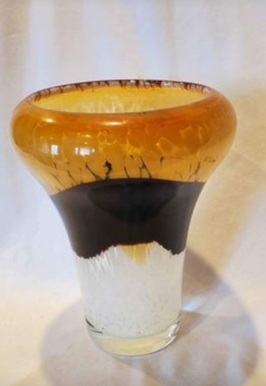 Vase 9" Tri colour Glass, Vintage, Semi See through  9" Vase - photo 2