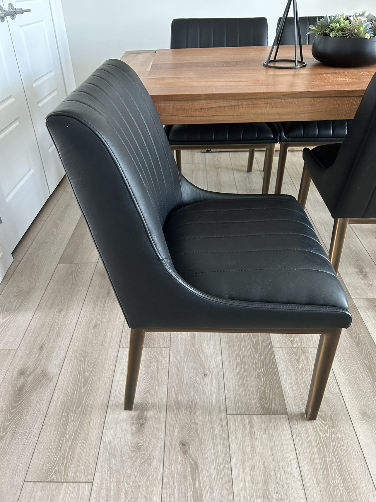 Solid Wood Dining Table and Four Chairs - photo 4