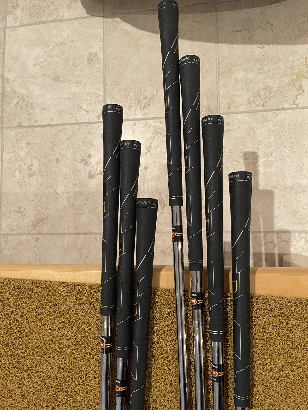 Taylormade R7 Golf Club Set Regular Flex 4-PW Right Handed image indicator(4)