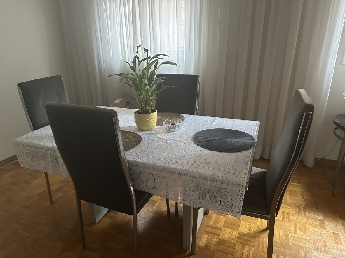 Medium sized table - photo 2