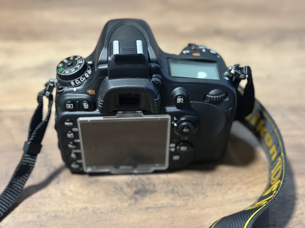 Brand New Super Clean Nikon D610- Full Frame-with 50mm Lens, etc - photo 2