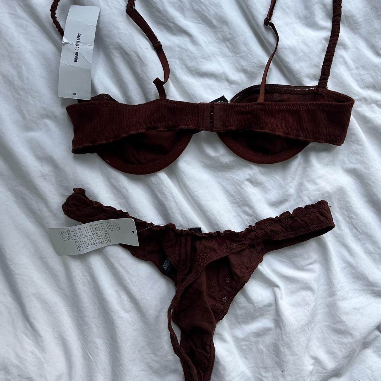 *BNWT* URBAN OUTFITTERS OUT FROM UNDER set - size 32 B/SMALL image indicator(3)