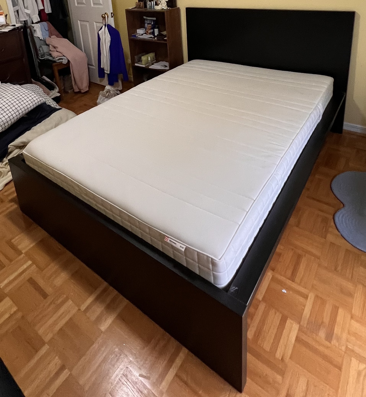 Queen Bed Set with IKEA Mattress Only $250! - photo 2