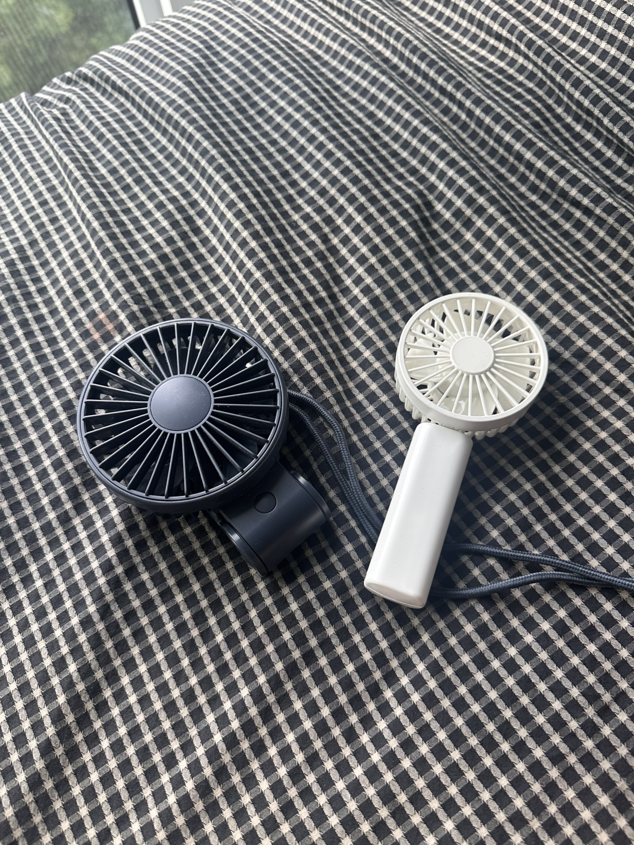 Mini portable fan - 1 for 5 / 2 for 8 thumbnail