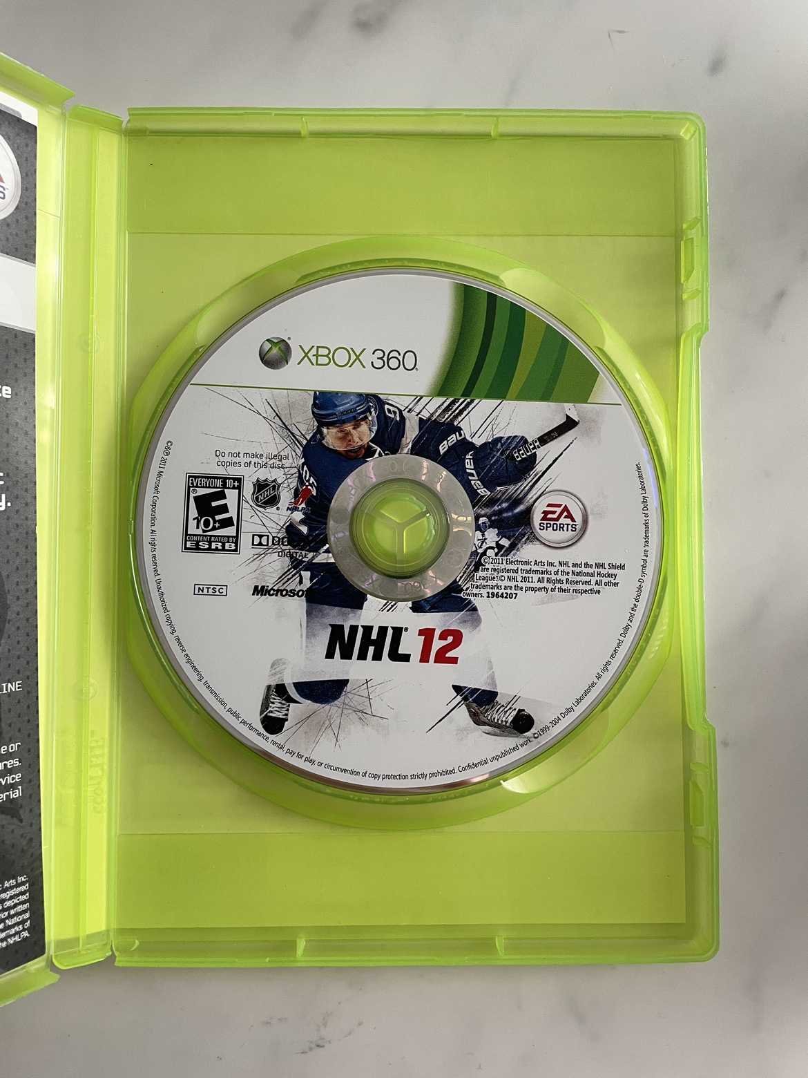 XBOX 360 Games - NHL 12 / FIFA Soccer 12 image indicator(2)