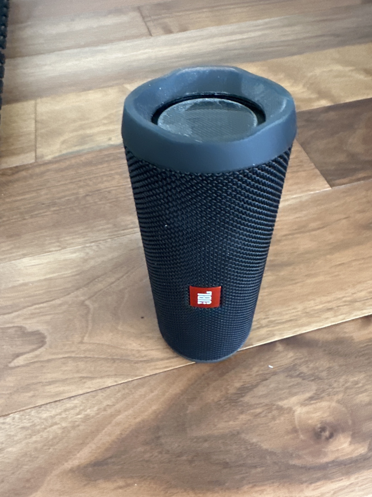 JBL flip 4