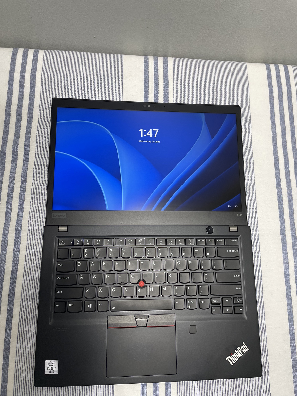 Lenovo T14s Laptop - i7-10610U - 16GB RAM - 256GB SSD - 14 inch image indicator(8)