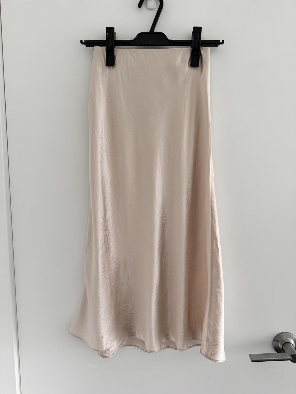 Aritzia Babaton Slip Satin Midi Skirt - photo 3