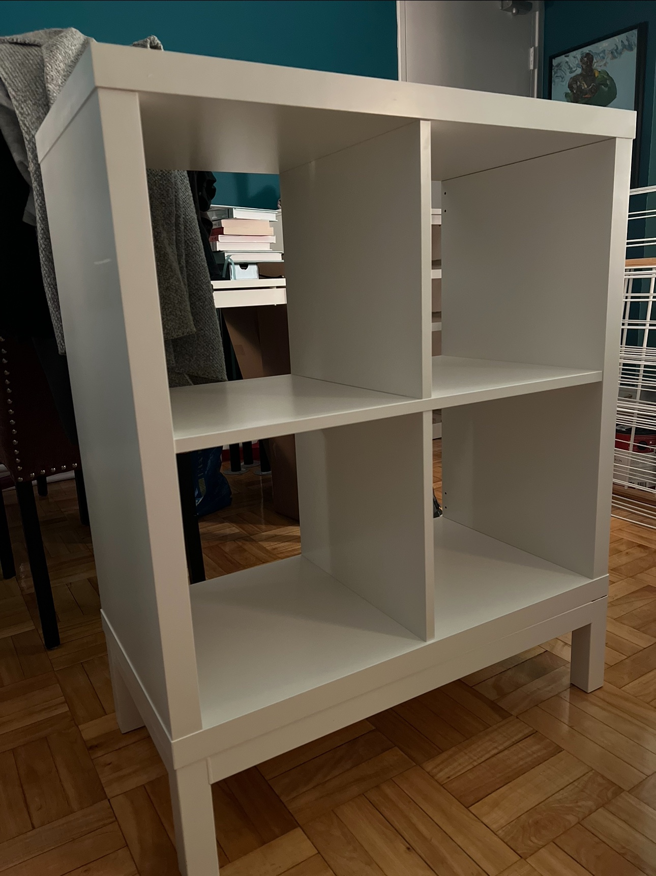 🔥Moving IKEA Kallax 2x2 with under frame in White. Assembled